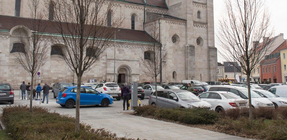 Am Domplatz wurde der 33-Jährige niedergeschlagen.