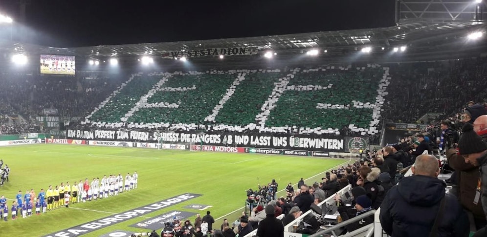 Rapid-Fans beschimpfen Polizei