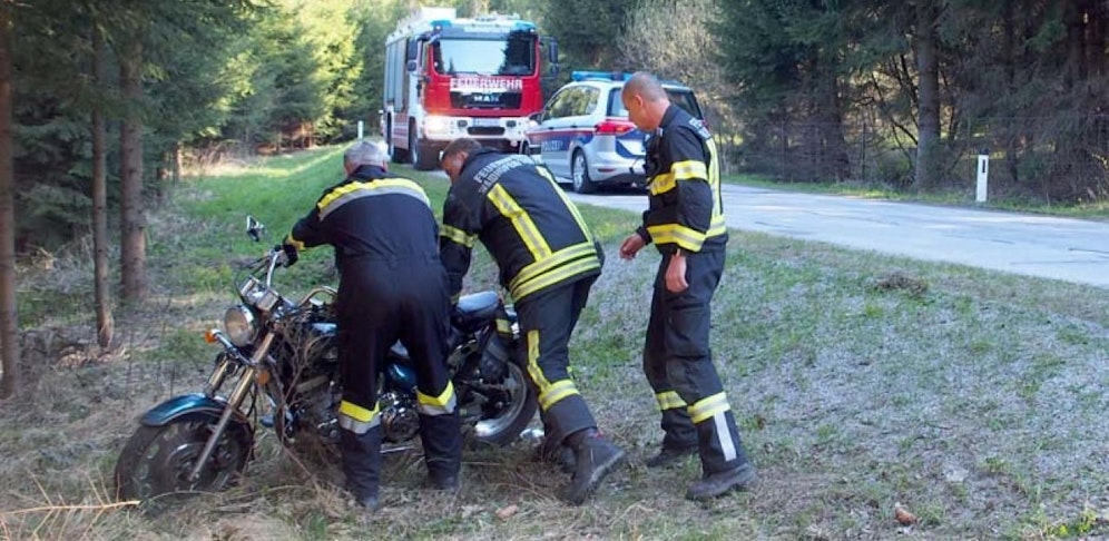 Die Feuerwehr barg das Bike.