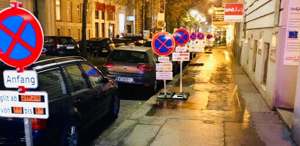 In der Albertgasse in Wien-Josfestadt heißt es genau lesen, sonst drohen Strafen!
