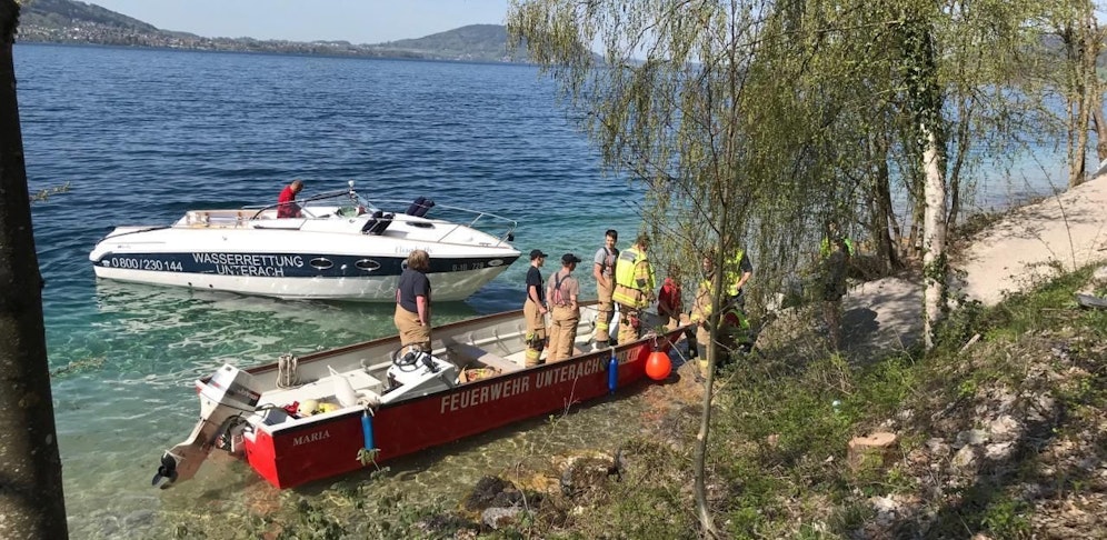 Feuerwehr, Wasserrettung und Polizei suchten nach dem vermissten Taucher.