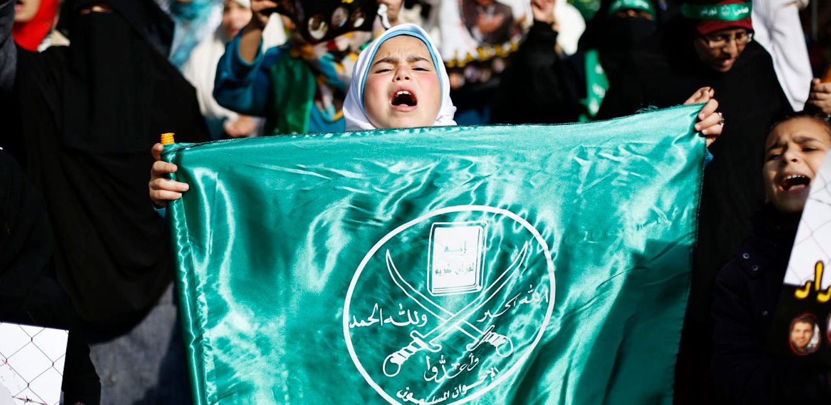 (Symbolbild) Flagge der Muslimbruderschaft bei einem Protest in Amman, Jordanien.