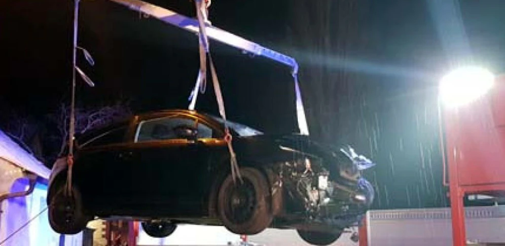 Die Feuerwehr musste bei dem Unfall ausrücken und zwei Fahrzeuge bergen.