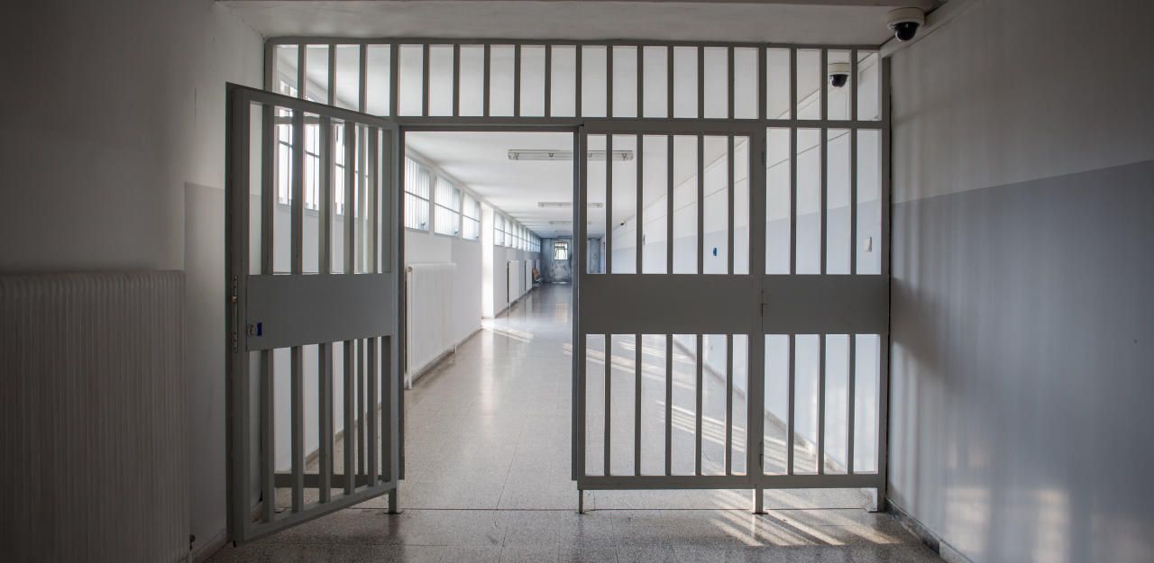 Heute.at - Mutmaßlicher Kriegsverbrecher frei