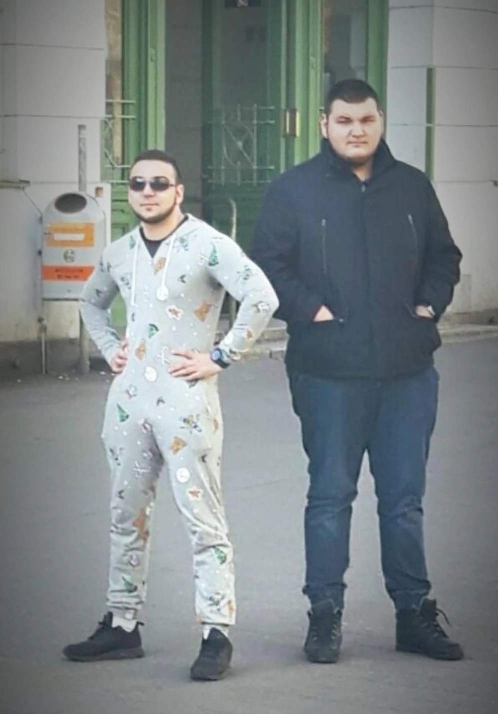 David und Alex sind immer für einander da. 