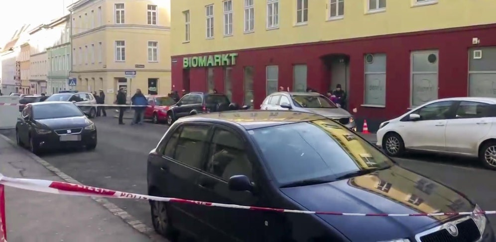 Im silbernen Auto saß das Schussopfer.