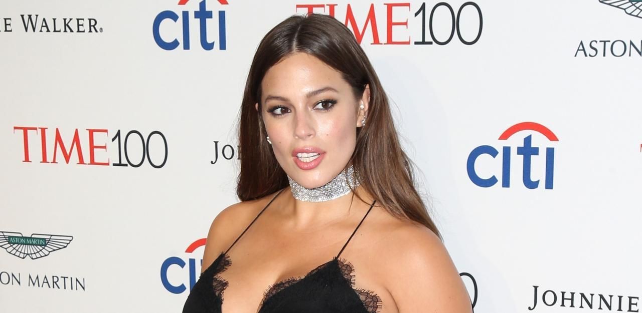 Heute.at - Kurvenmodel Ashley Graham teilt Busen-Selfie
