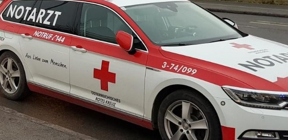 Symbolfoto eines Notarzteinsatzfahrzeuges.