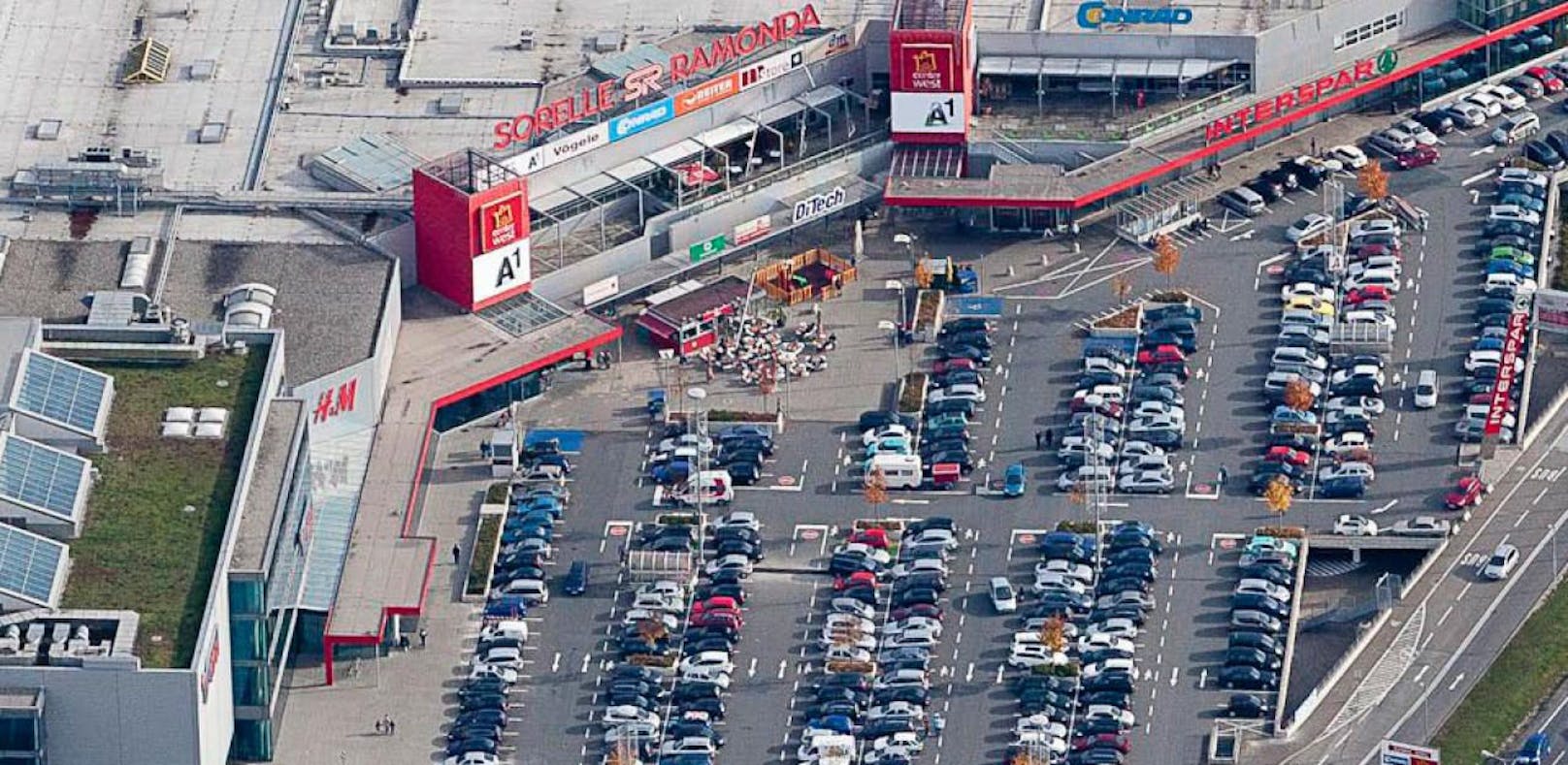 Auf dem Parkplatz eines Shoppingcenters in Straßgang geschah der Unfall. 
