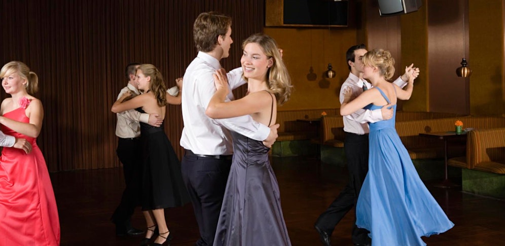 Zeigen Sie uns Ihr Outfit für die Ballsaison!