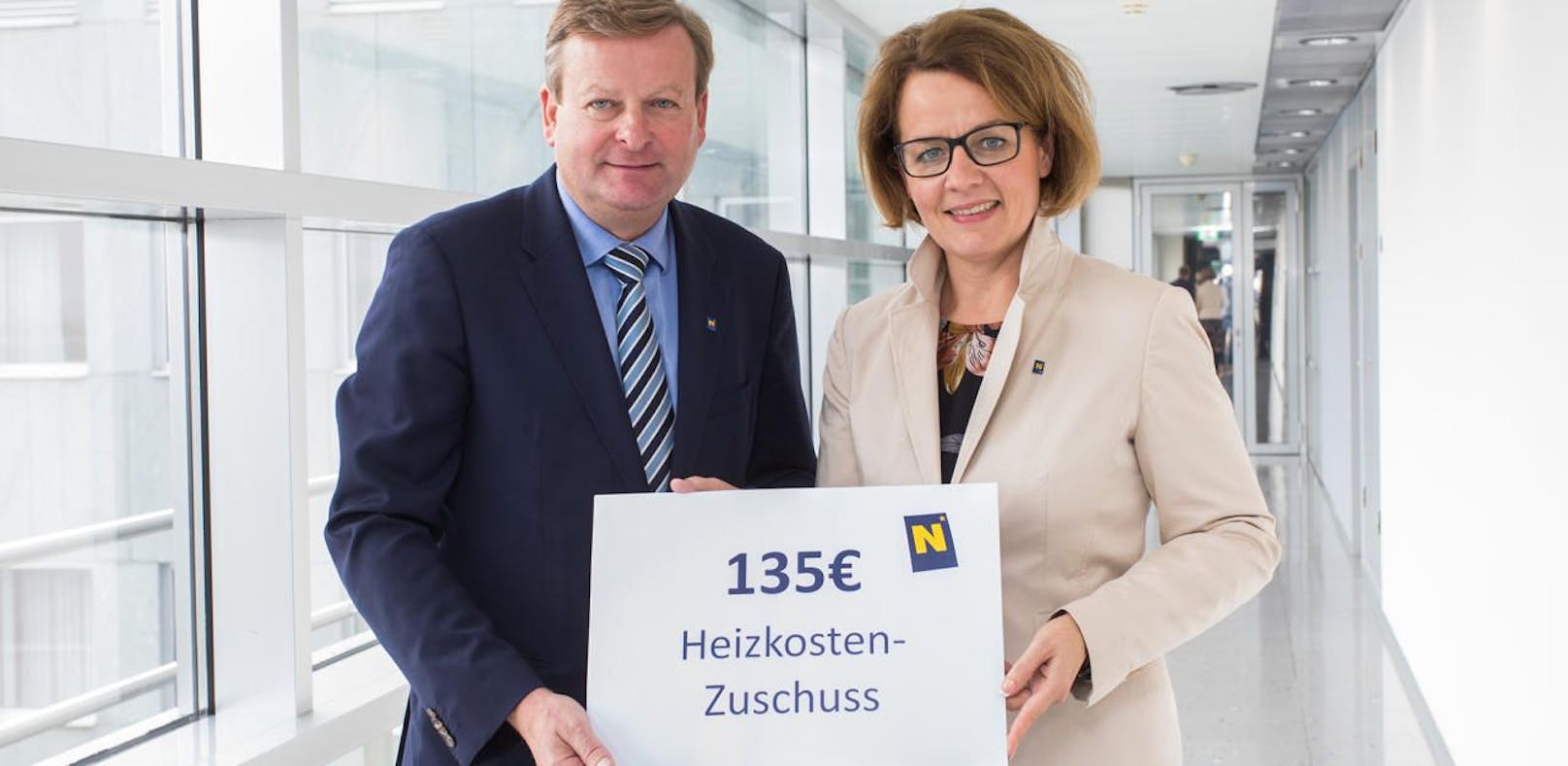 Landesrätin Christiane Teschl-Hofmeister (VP) und Landesrat Gottfried Waldhäusl (FP) freuen sich über den Beschluss des Heizkostenzuschusses für die Heizperiode 2019/2020 in der heutigen Sitzung der niederösterreichischen Landesregierung.