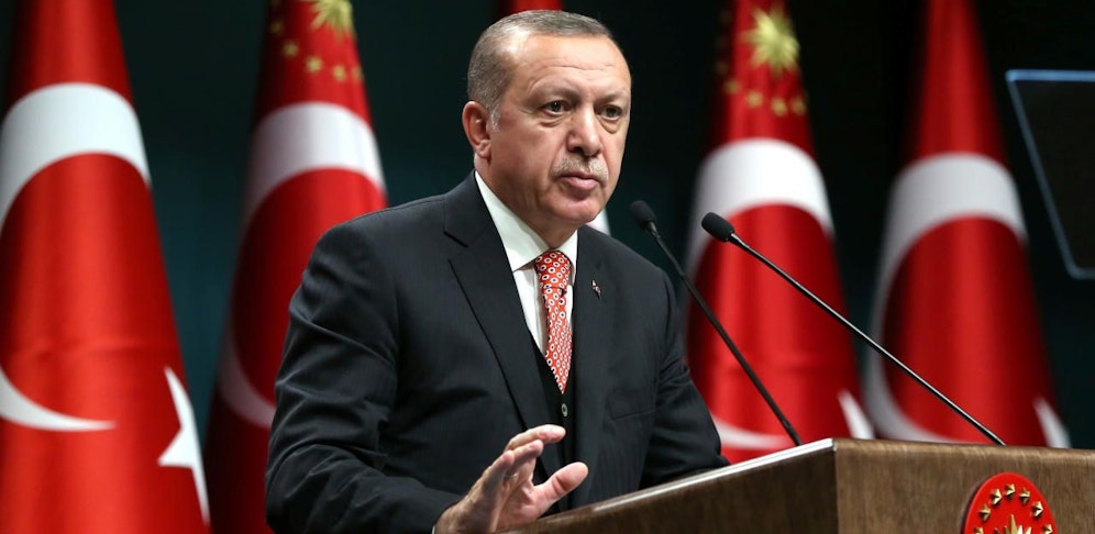 Erdogan und sein Bildungsministerium wollen an Schulen nur mehr eine religiöse Schöpfungsgeschichte vermitteln.