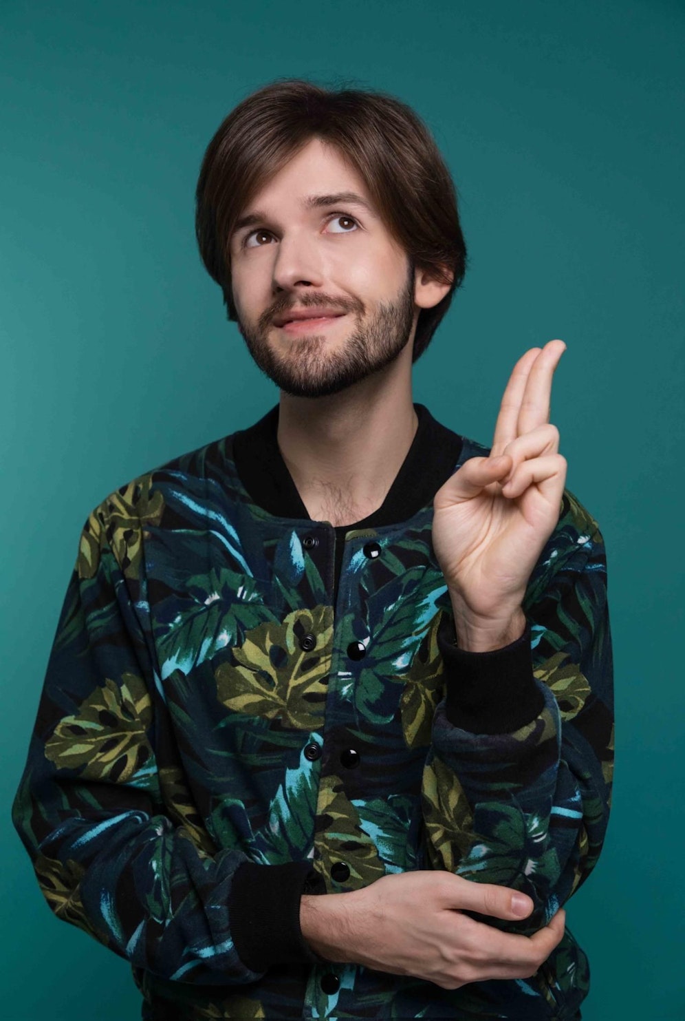 Der Wiener Michael Buchinger, Jahrgang 1992, erobert nun auch die Kabarettbühne. (Credit: Dominik Pichler)