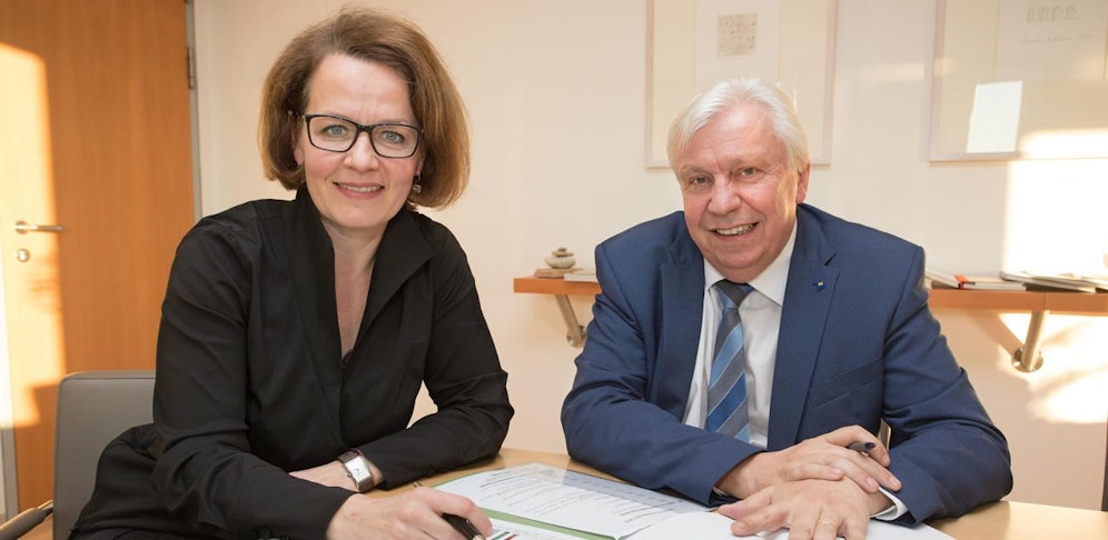 Bildungs-Landesrätin Christiane Teschl-Hofmeister und Bildungsdirektor Johann Heuras.