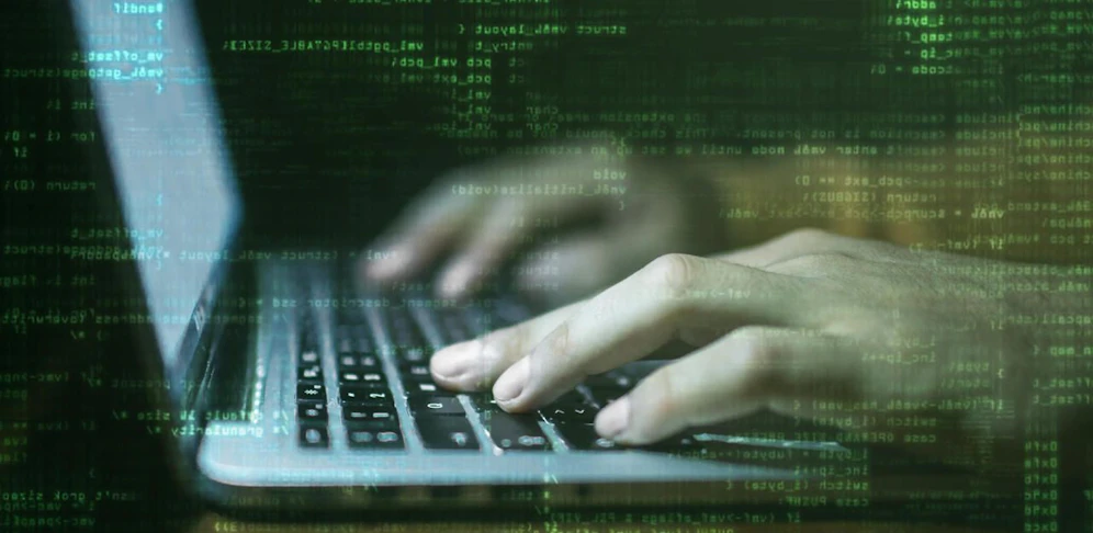 Die Polizei warnt, bei Geschäften im Internet das Geld nicht im Vorfeld zu überweisen.