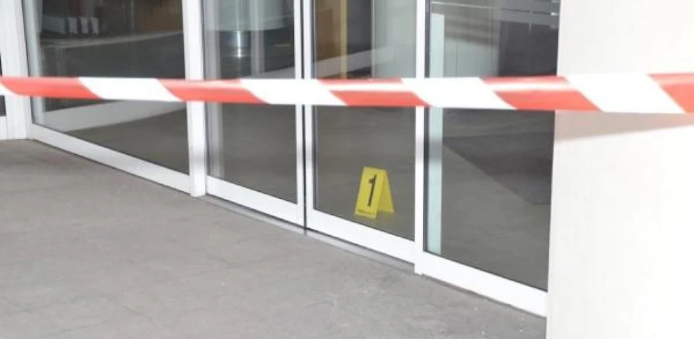 Der Räuber ist noch auf der Flucht.