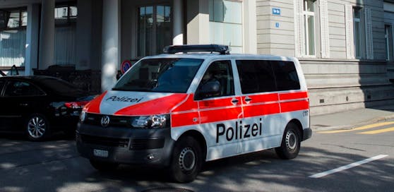 (Symbolbild) Der betrunkene Deutsche wurde vorübergehend von der Züricher Polizei festgenommen.