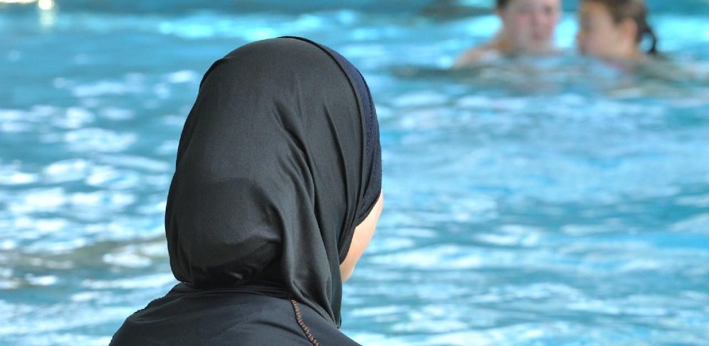 In vielen französischen Bädern herrscht ein Burkini-Verbot.