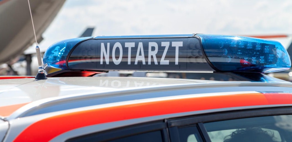 Die Rettung brachte den Schwerverletzten ins Spital nach Linz.