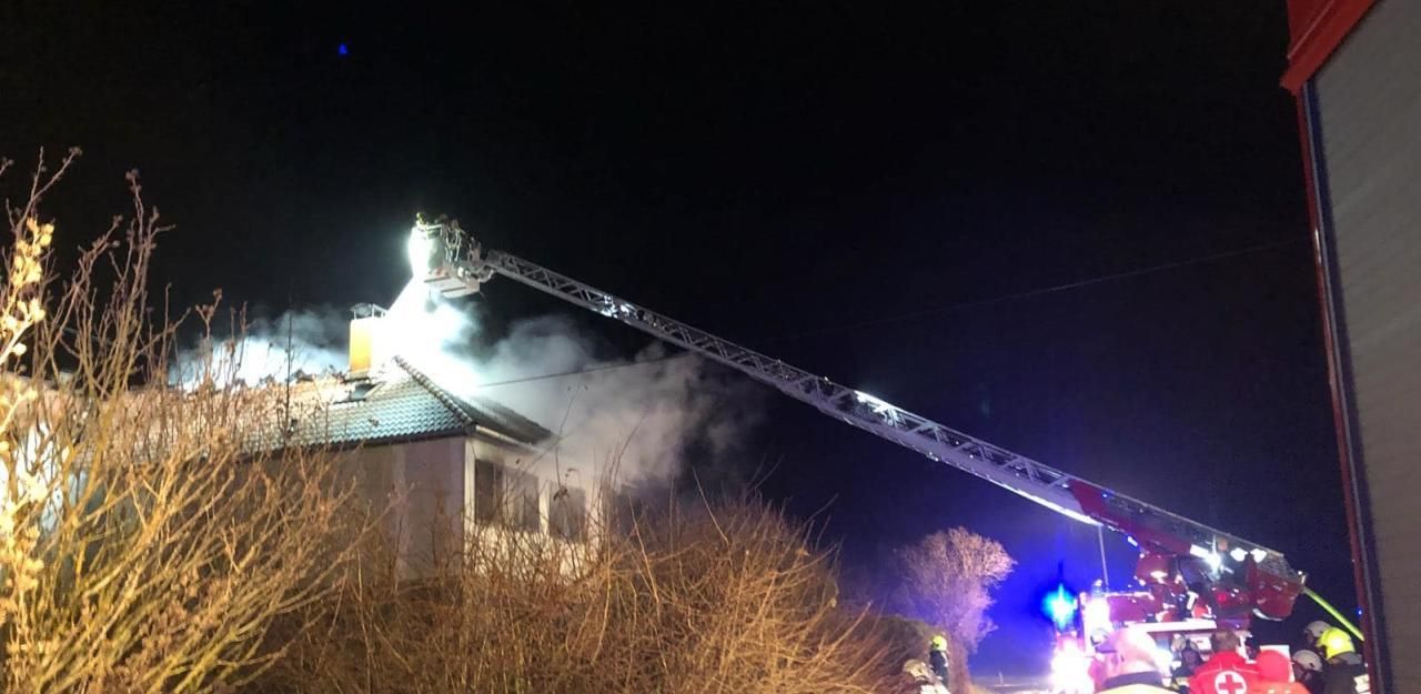 Heute.at - 2 Menschen, 1 Katze und 1 Vogel vor Feuer gerettet