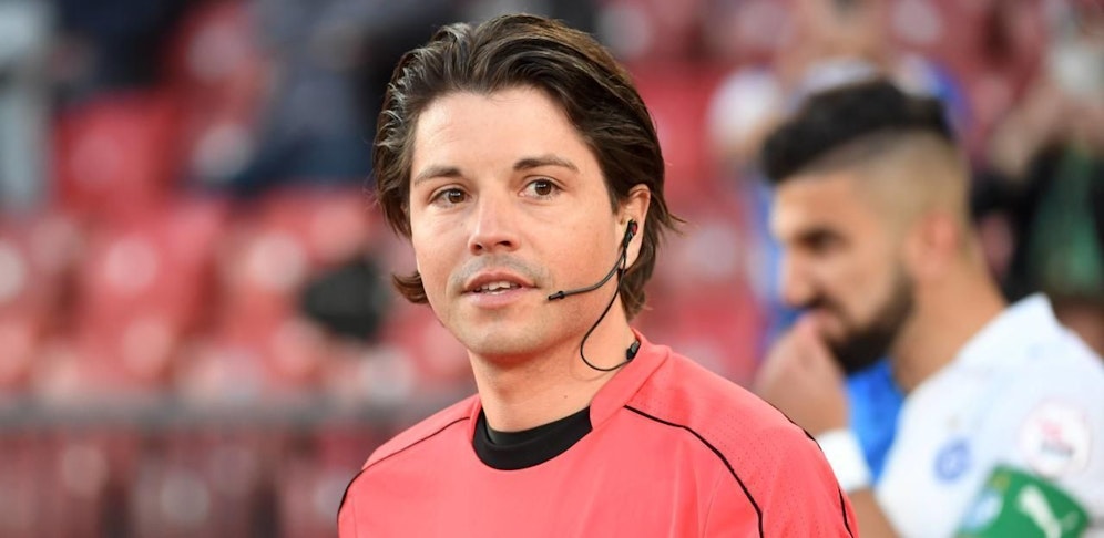 Pascal Erlachner ist einer der besten Schiedsrichter der Schweiz. Mit seinem Coming-Out will der 37-Jährige jetzt das Tabutthema "Homosexualität" im Fußball brechen. 