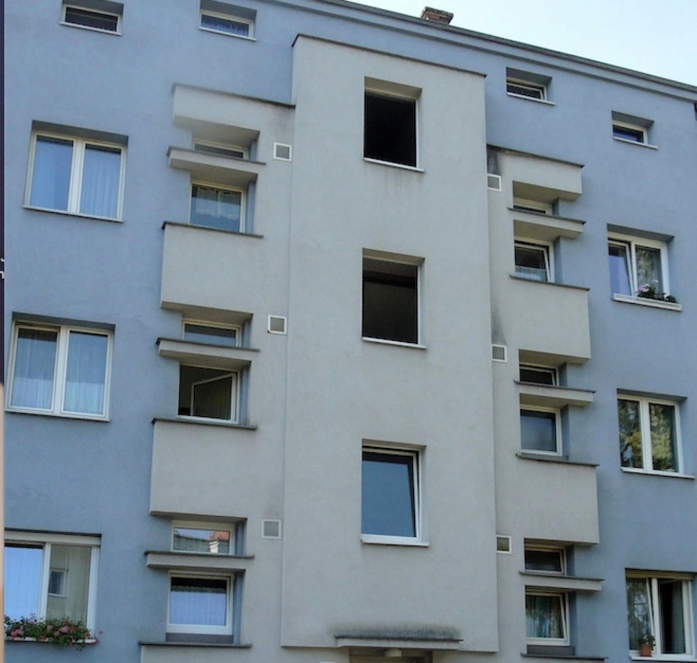 Die Leiche wurde im zweiten Stock gefunden. 