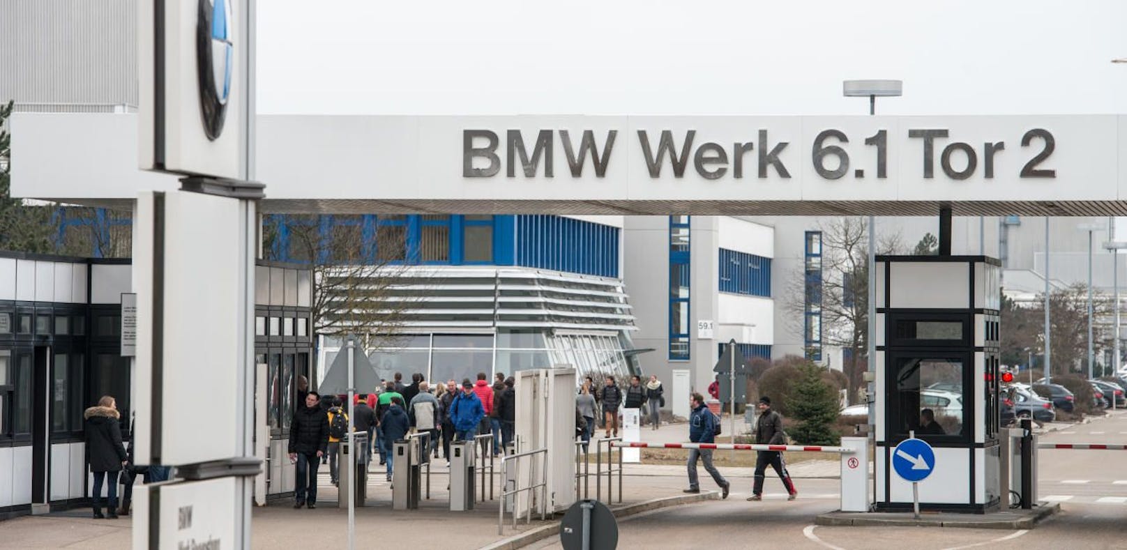 Das BMW-Werk hat mit Nazi-Vorwürfen zu kämpfen.