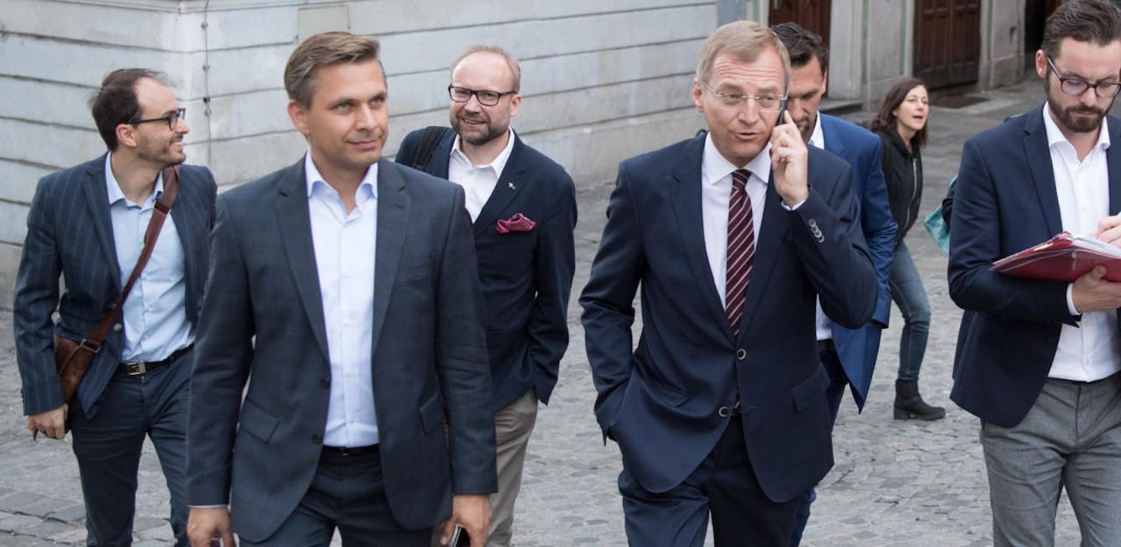 Parteimanager Wolfgang Hattmannsdorfer und LH Thomas Stelzer bei der Nationalratswahl 2017.