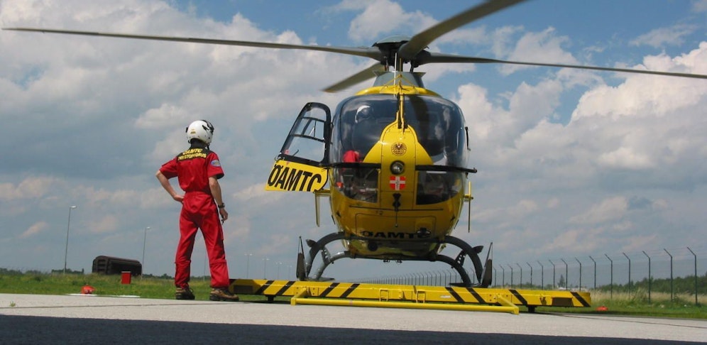 Der C9 flog den Mann ins Spital.