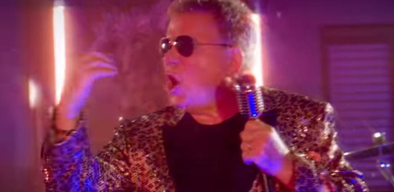 Heute.at - William Shatner singt dem rotnasigen Rentier ein Lied