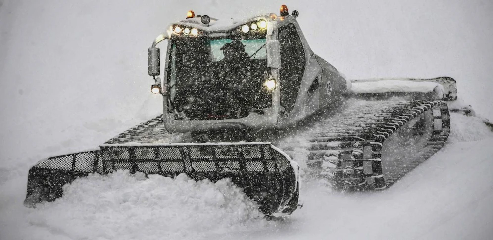 Sotschi kämpft gegen die Schneemassen.