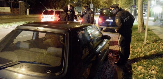 Die Polizei stoppte drei Fahrzeuge, die Radarblocker hatten