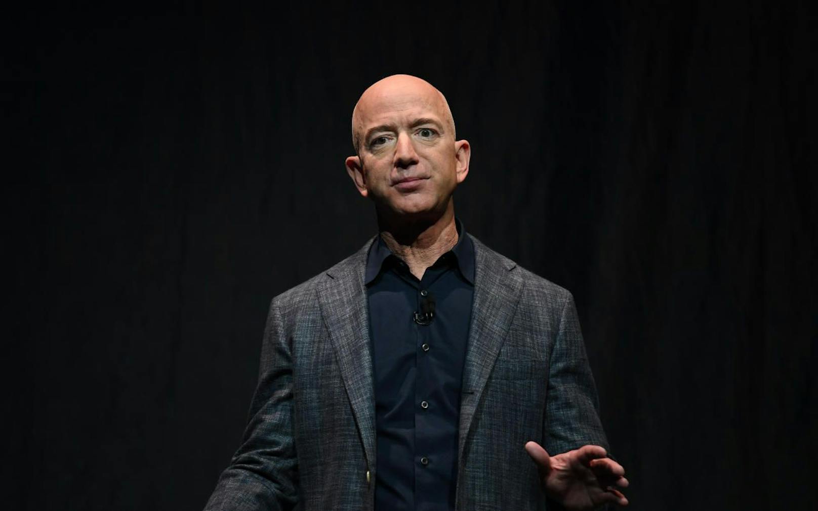 Der Gründer von Amazon ist &quot;nur&quot; mehr der zweitreichste Mann der Welt. 