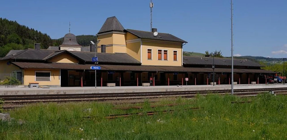 Triebwagen war vom Bahnhof Aspang weggefahren.