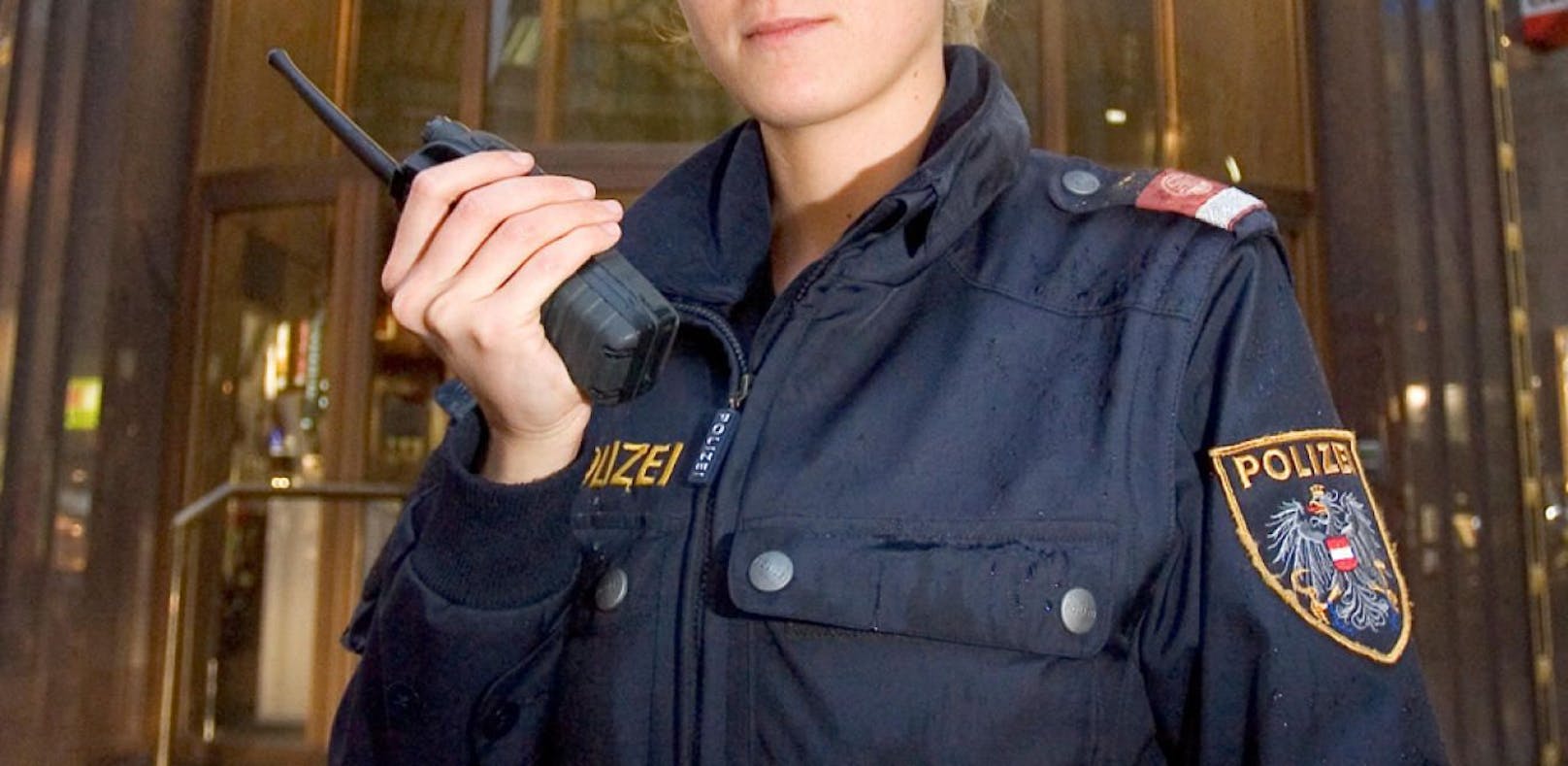 Eine Polizistin soll&nbsp;aus dem Depot des Polizeikommissariats Waffen entwendet haben.