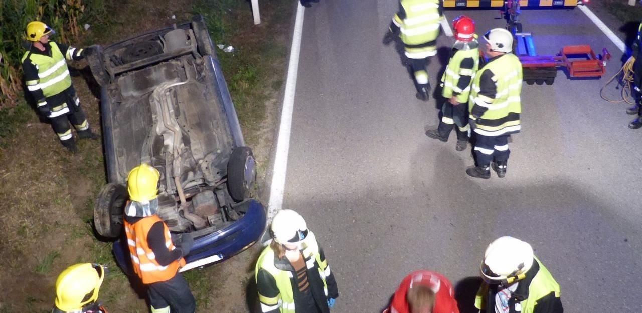Heute.at - Fahrzeug überschlug sich: Pkw-Lenker verletzt