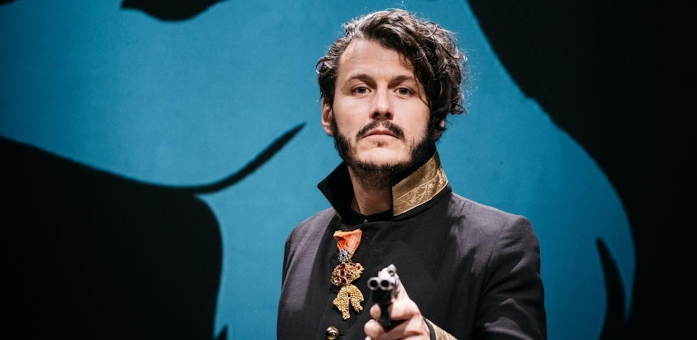 Rabenhof: Manuel Rubey als Kronprinz Rudolf in "Mayerling" Fotocredit: Rabenhof / Pertramer