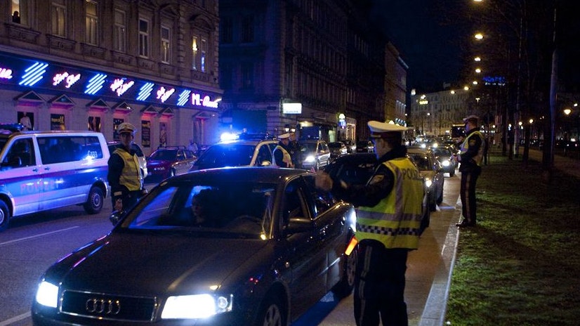 Heute.at - Polizei nimmt binnen Stunden 23 Personen fest