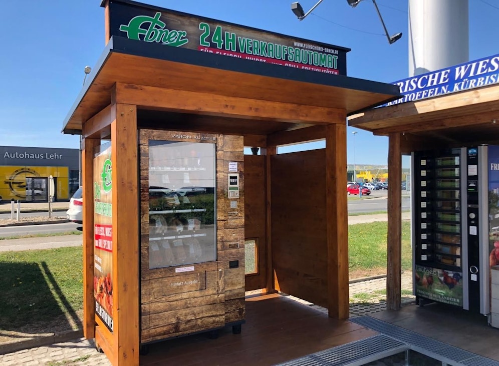 Am Kika-Parkplatz in Horn steht seit kurzem ein Grillfleisch-Automat.