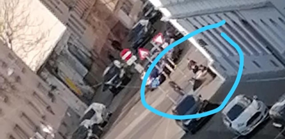 Erwischt: Couchsurfing mal anders! 