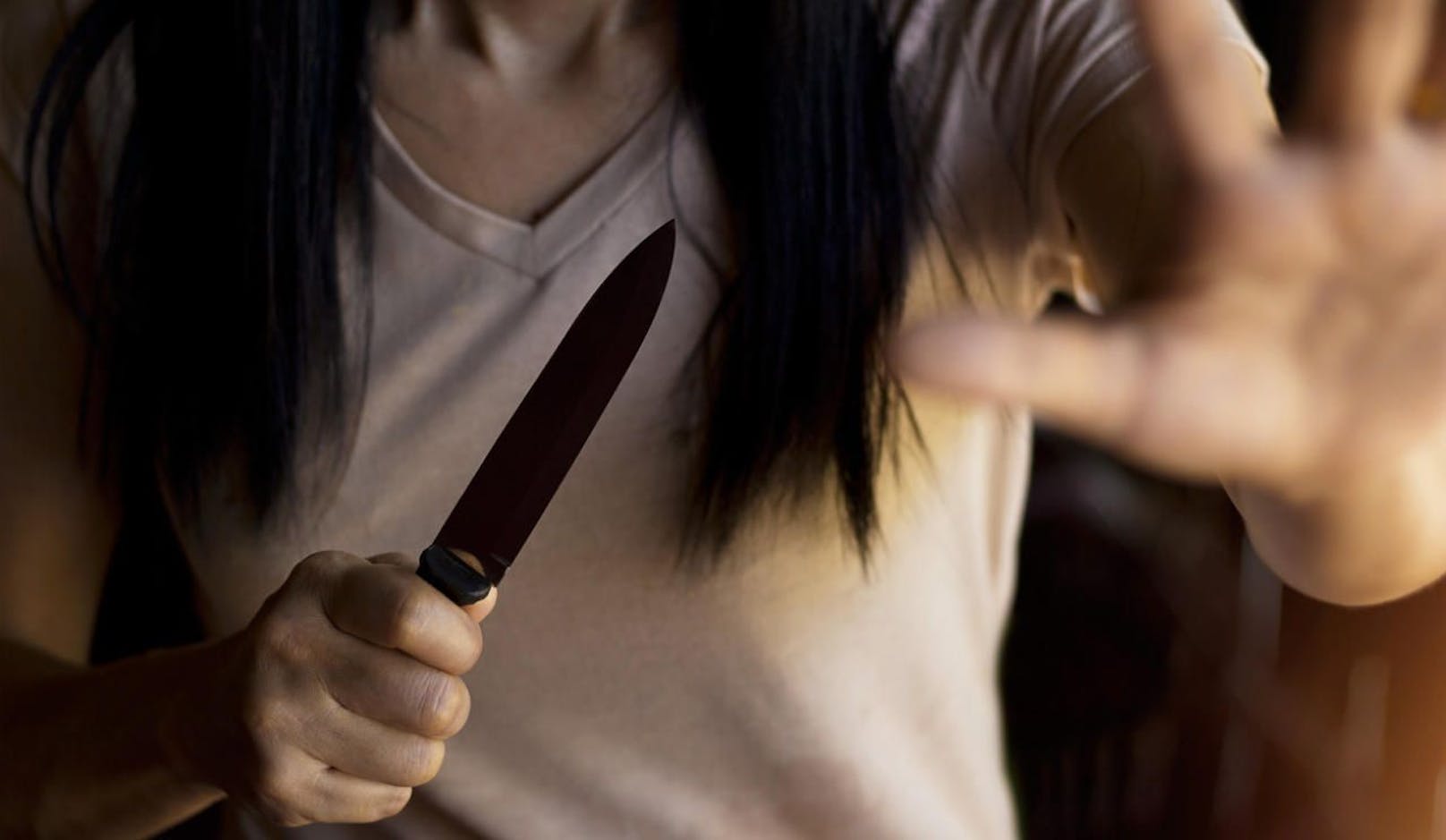 Die Ehefrau hielt bei der Attacke ein Messer in der Hand