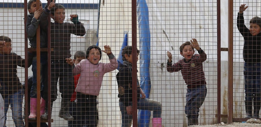 Die Türkei sorgt dafür, dass Flüchtlinge nicht nach Europa weiterreisen - und stellt diesen Deal jetzt in Frage.