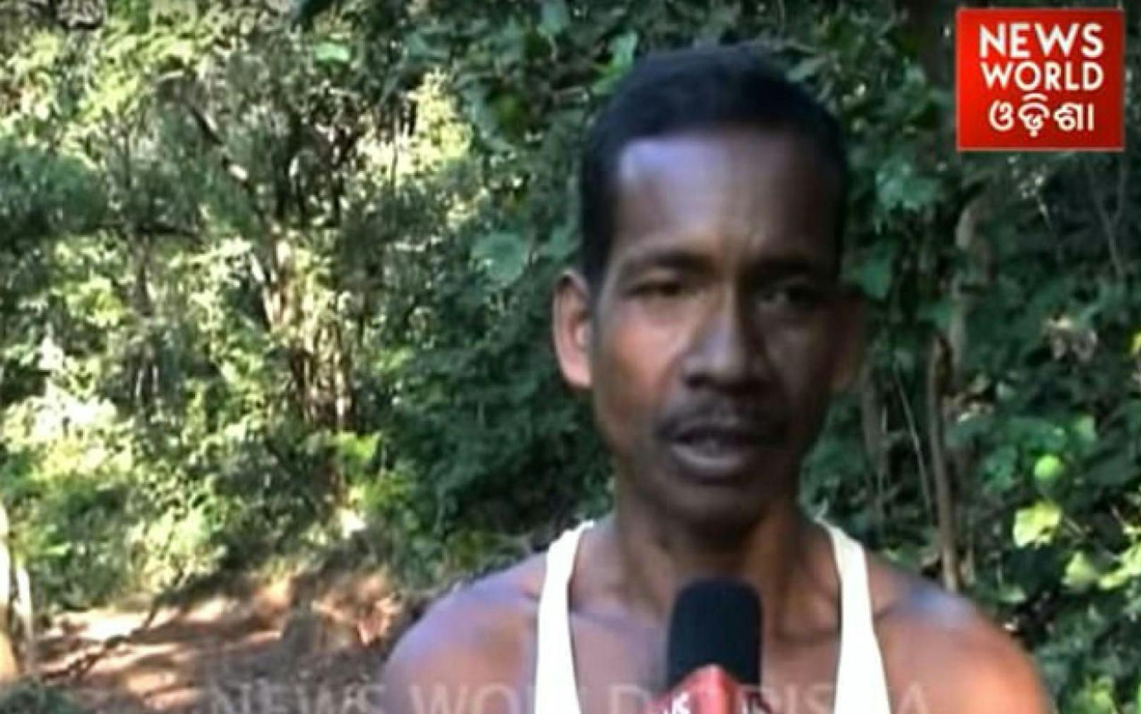 Held: Jalandhar Nayak (45) baute für seine Kinder eine acht Kilometer lange Straße durch den indischen Dschungel. 
