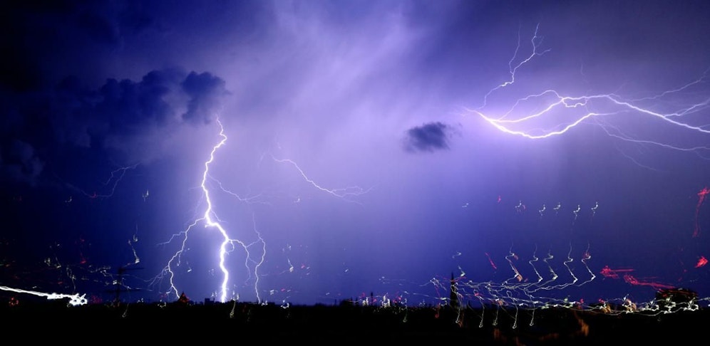 Freitagnacht: Hunderte Blitze über Wien - Leser | heute.at