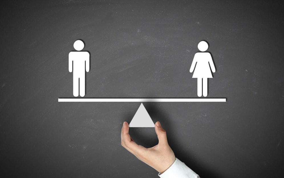 Nach wie vor zeigen sich bei der Bezahlung zwischen Frauen und Männern trotz gleicher Arbeit gravierende Unterschiede. Ab morgen, Montag, arbeiten die Wienerinnen gratis - und schneiden damit österreichweit noch als beste ab.