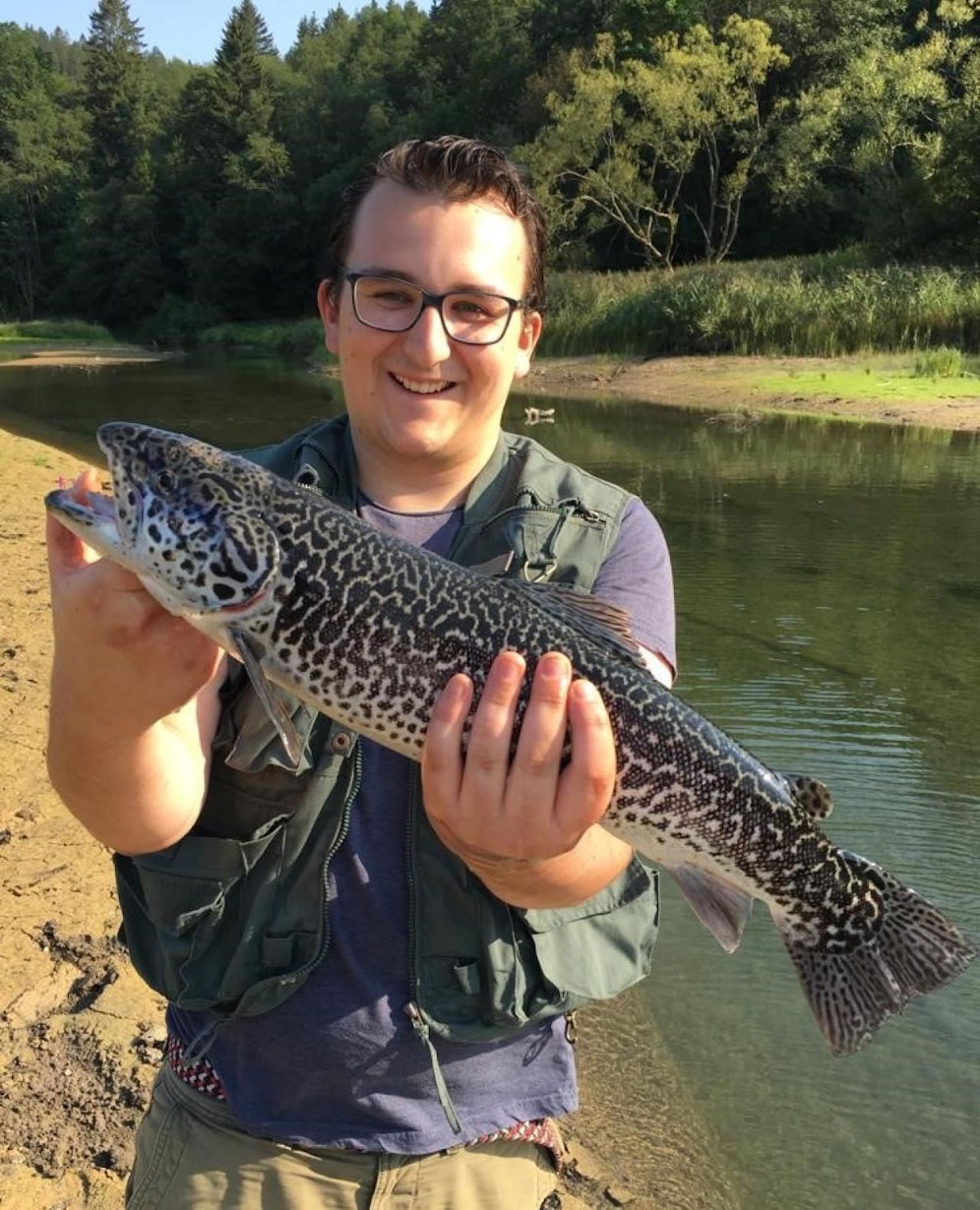 David Hawlicek fing die Tigerforelle mit Fliegenrute und Streamer.
