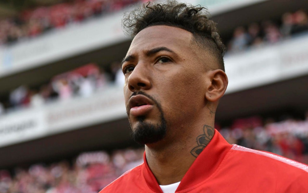 Jerome Boateng wird nach einem Unfall angezeigt. 
