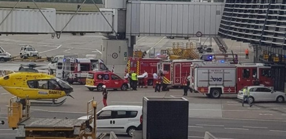 Großeinsatz der Einsatzkräfte am Flughafen.