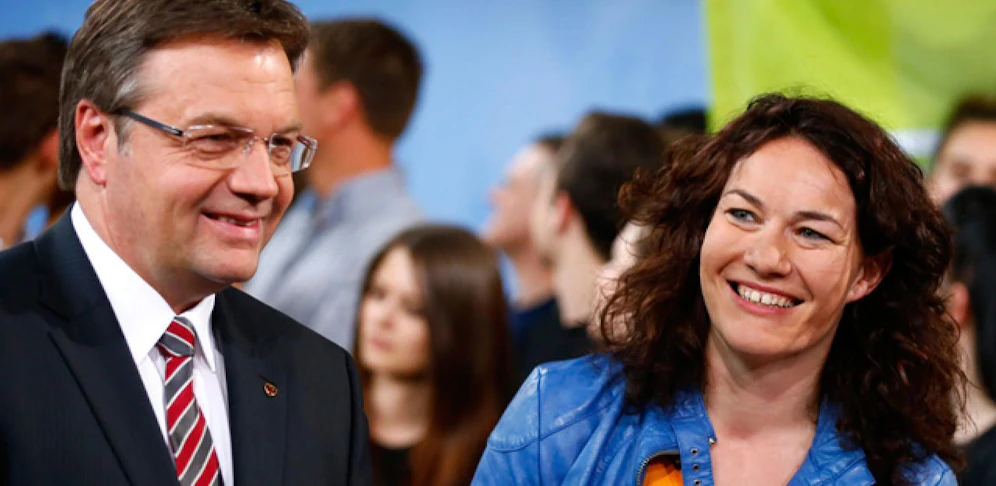 Günther Platter (VP) mit Ingrid Felipe (Grüne) .