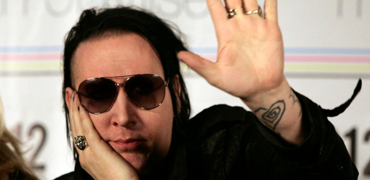 Heute.at - Marilyn Manson verschiebt nach Unfall Konzerte
